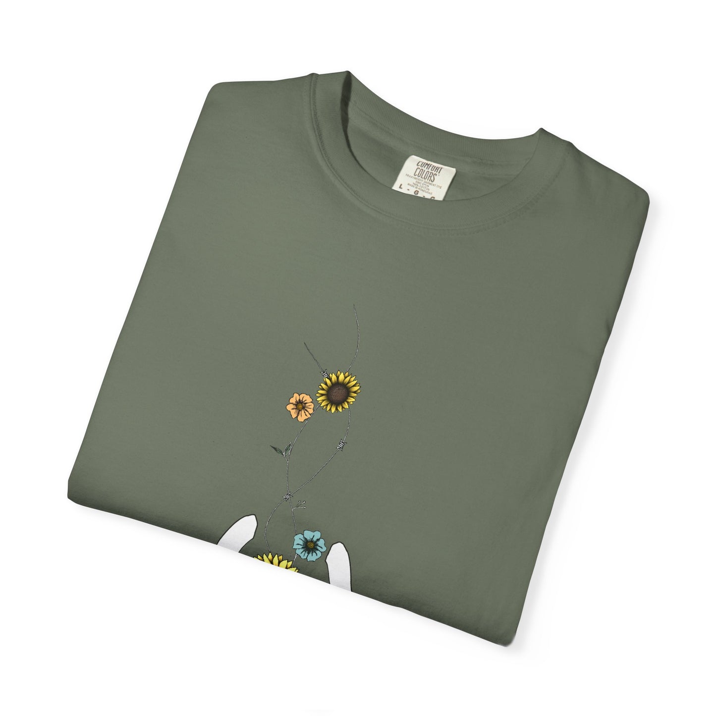 Flowers, Barbed Wire n’ Horse Shoe T-Shirt